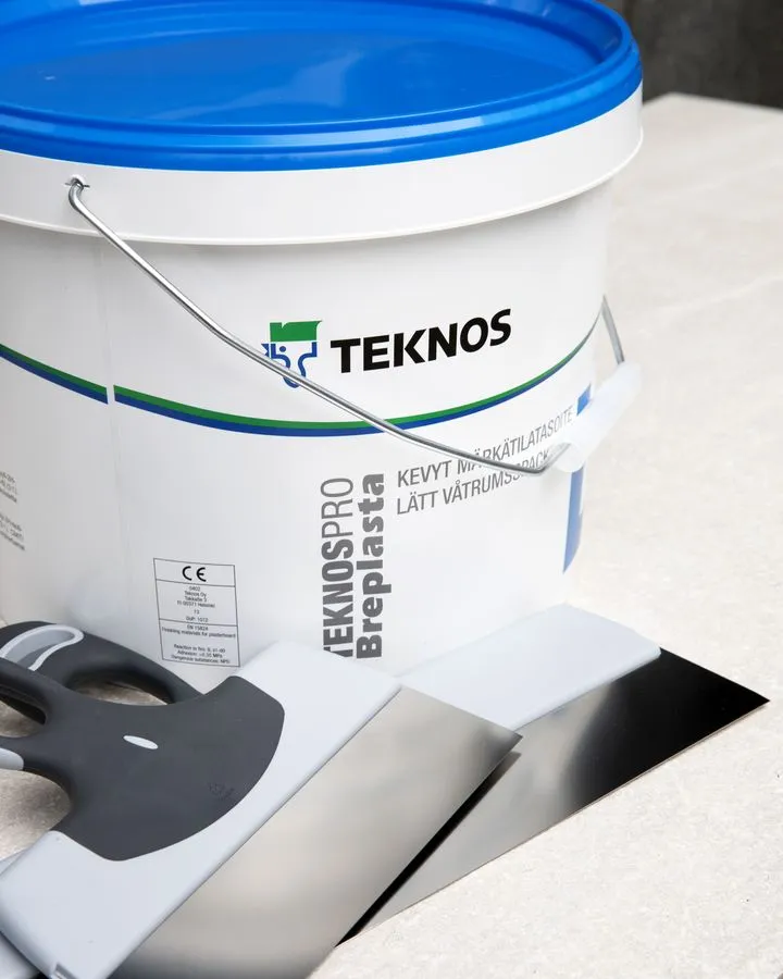 Teknos-tasoiteastia ja lasta